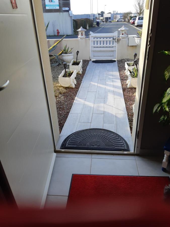 Chambre Lit Double Dans Pavillon , Chez Lilyanne Tonnay-Charente المظهر الخارجي الصورة